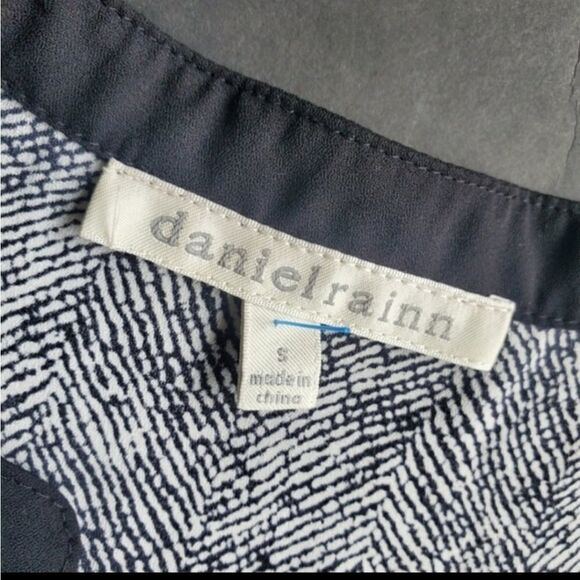 Daniel Rainn Zebra Striped Blouse - Picture 2 of 8